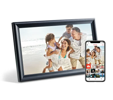 Make Holiday Memories Shine with an Electronic Photo Frame
