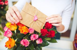 How to Choose Congratulations Flowers for Every Milestone